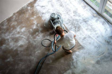 Kleurpigmenten en impregnering process in betonvloer