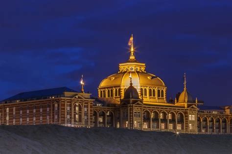 Kurhaus Scheveningen met koperen daken (voorbeeld project)