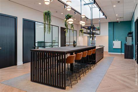 Visualisatie: verschillende vinyltraptreden met hout-, beton- en marmerlook