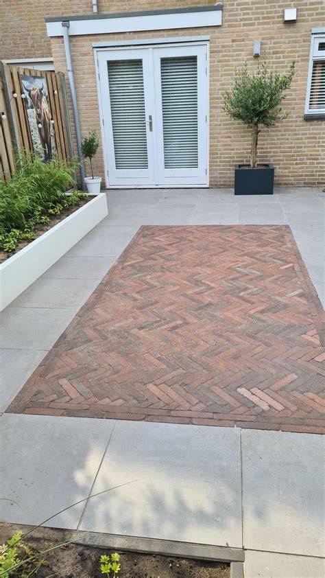 Voorbeeld van baksteenverband met halve tegels