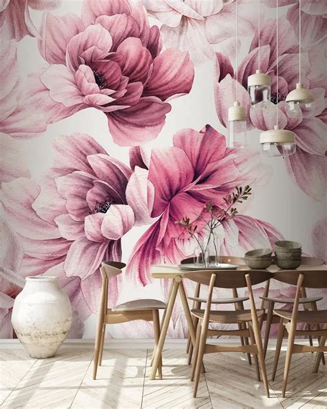 Bloemen behang romantische en energyvolle print op rood interieur