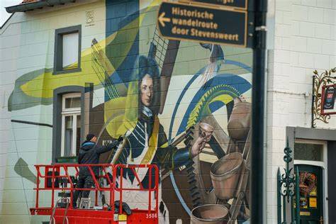 Kleuronderzoek en historische schilderingen in de gang