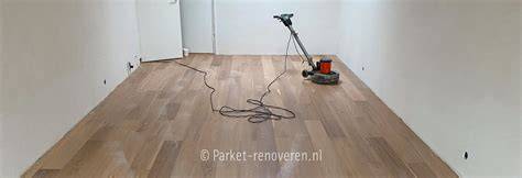 Visual: Voor- en na-oliebehandeling van parket