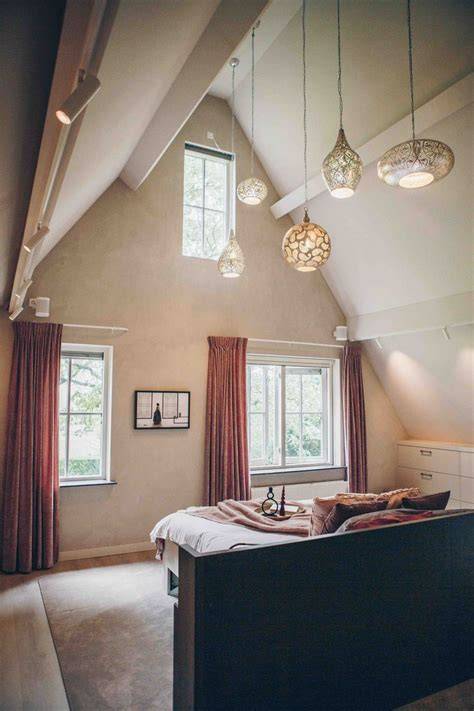 Sfeerbeeld slaapkamer met schuin plafond