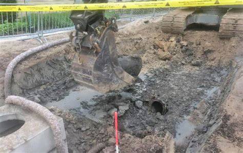 Voorbeeld van een asbesthoudende riolering met cement-omsluiting