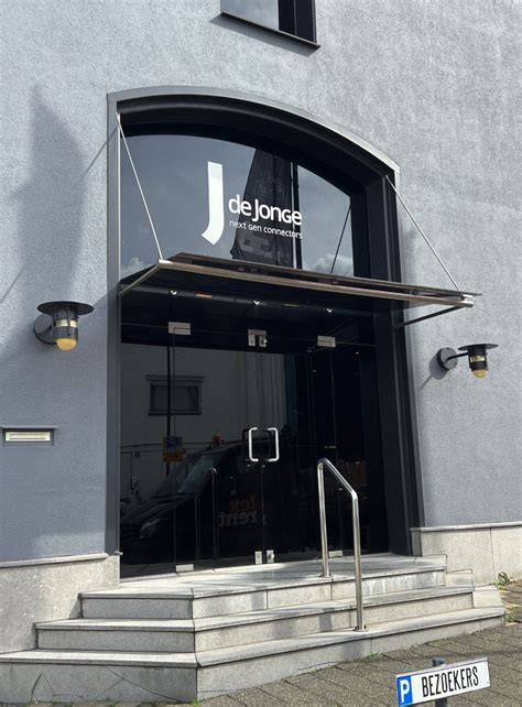 Projectvoorbeelden van gevelbelettering