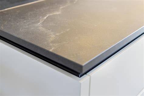 Infographic: Vergelijking werkbladmaterialen (Kunststof, Keramiek, Dekton, Composiet, Graniet)