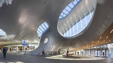 Illustratie: 3D-model en BIM-voorstelling van de OV-Terminal Arnhem Centraal