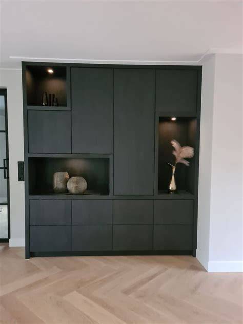 Afbeelding: doorlopende wandkast hal tot living