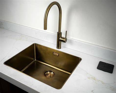 Afbeelding:Messing Patina spoelbak met 550 mm binnenmaat en Living Color afwerking