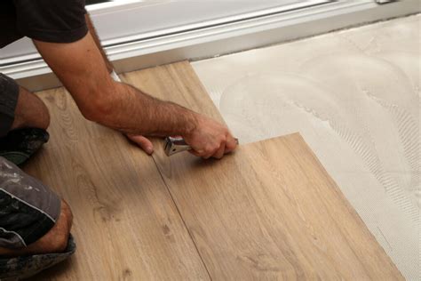 Kaart van overheid- en showroomlocaties voor houtlook PVC