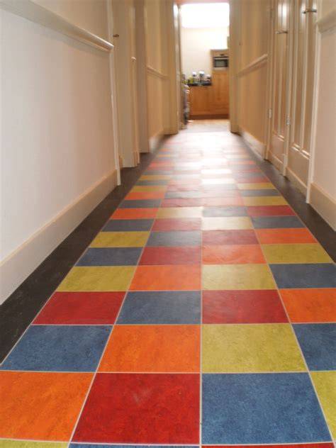 Diagram: installatie-opties Marmoleum (rollen, tegels, Click) en vocht/warmtedoorlatendheid