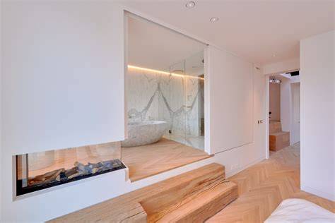 Penthouse vondelpark - lichte grote eiken balken integreren in modern minimalisme