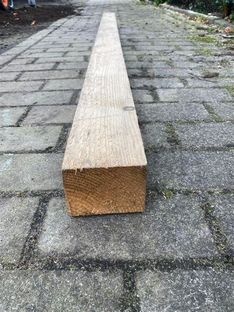 Foto: houten balken, onderconstructie en gootpositie