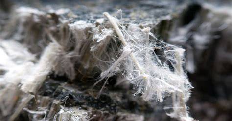 Illustratie: bouwmaterialen en asbest toepassingen door de jaren heen