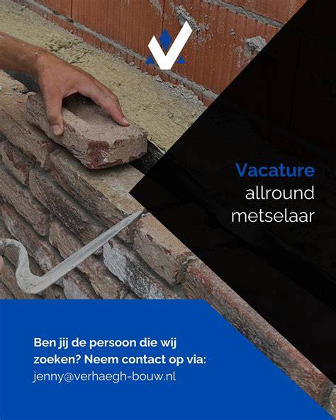 metselaar met pointmaster werkt aan voeg