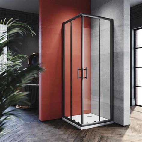 Een zwarte douchedeur van 90 cm voegt een tijdloze en moderne uitstraling toe aan uw badkamer