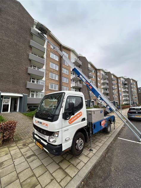Infographic: Hoe werkt een meubellift bij een grachtenpand