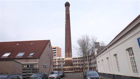 BeKa-schoorsteen Tilburg: hoogte circa 50 meter, kop met opschrift BEKA, 1904