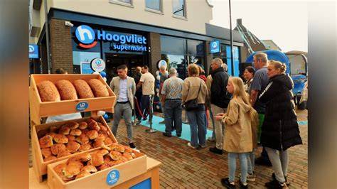 Kaartbeeld: Locatie van de voormalige AH en de huidige Hoogvliet in ’s-Gravendeel