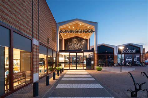 Infographic: overzicht winkelcentrum Koningshoek en positioning Rob Rijkers-tabakswaren
