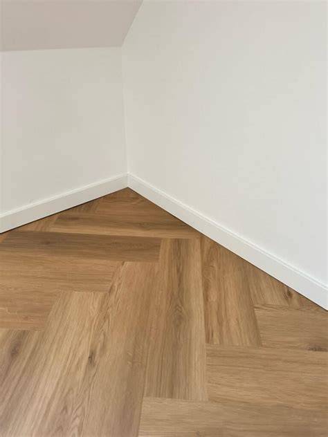 Voorbeelden: lichte houtlook PVC met warme accenten
