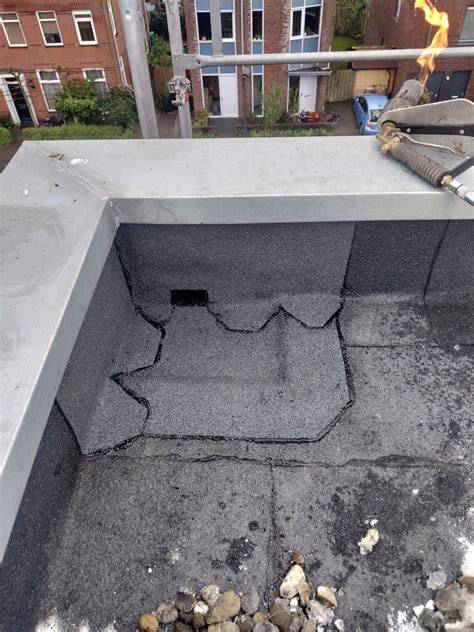 Afbeelding: rookgasdetectie bij daklekkage
