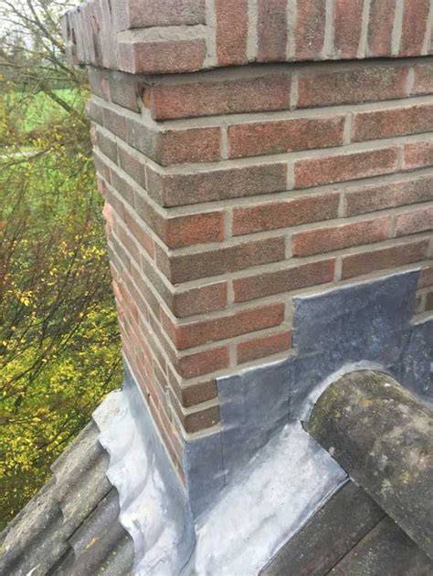 Diagram: renovatiestappen (inspectie, voegwerk, metselwerk, lood, impregneren, kap)