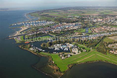 Kaart met regio's rondom Hellevoetsluis: Voorne-Putten