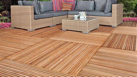 Video: Bekijk de video - Houten terrastegels leggen