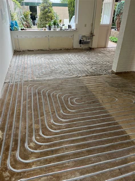 voorbeeld installatie vloerverwarming in woonkamer
