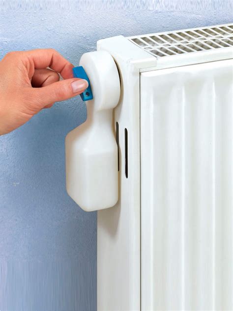 Infocard: stapsgewijze ontluchting van radiatoren