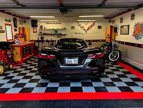 Afbeelding: Racedeck polypropyleen tegels in een garage