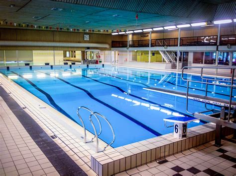 Kaartbeeld: Locatie van Zwembad Almere Stad en omliggende wijken