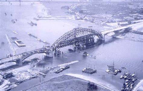 Historische kaart en ligging van de Waalbrug bij Nijmegen