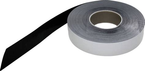 Uitgebreide afbeeldingen van vulcaniserende tape in gebruik