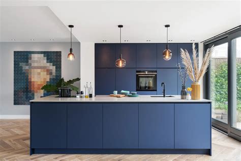 Infographic: Blauwe schildertechnieken en tinten in de keuken