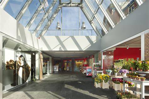 Plan- en gevelontwerp beeld van winkelcentrum Lewenborg