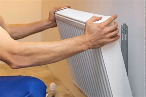 Infographic: stappenplan radiator ophangen aan gipsplaat