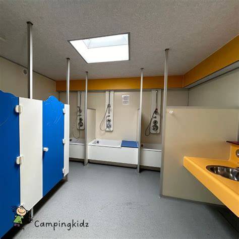 Impressie: Camping Samoza met privé sanitair en zwemwaterglijbanen