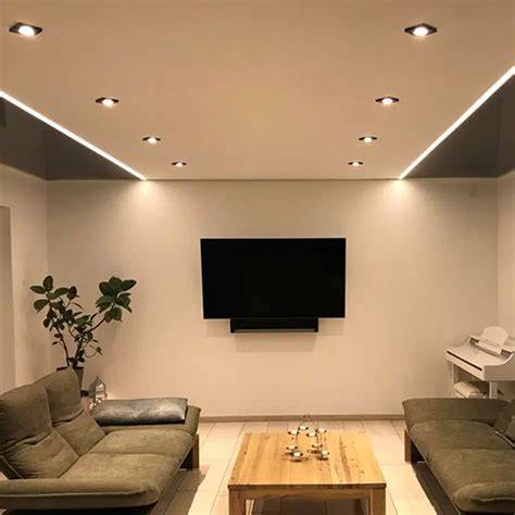 Diagram: verlaagd plafond met spotlights en LED-strips