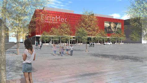 Overzicht interieur en trapverbinding in CineMec Utrecht