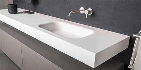 Foto: Voorbeelden van wastafels in keramiek, composiet en solid surface