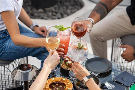 Foto: gezellige zomerterras met lounge-diningset