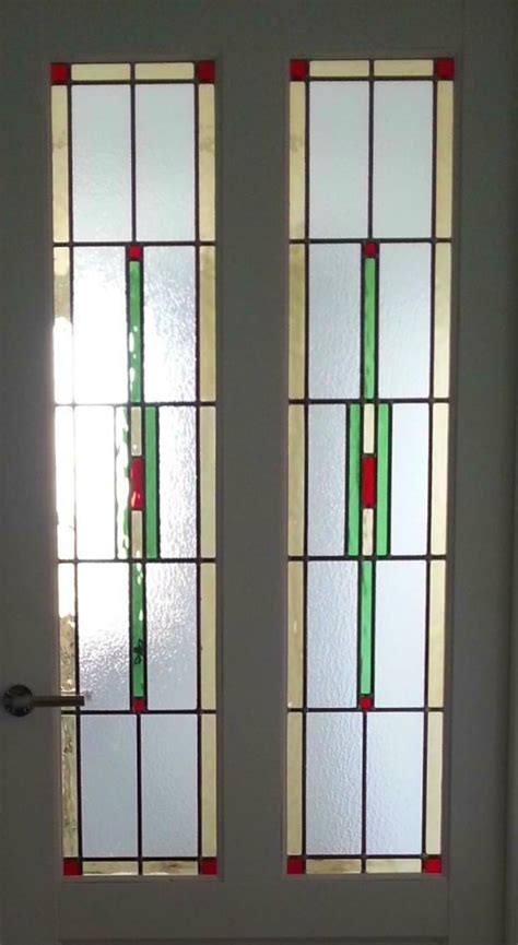 Voorbeelden van glas-in-lood panelen jaren 30