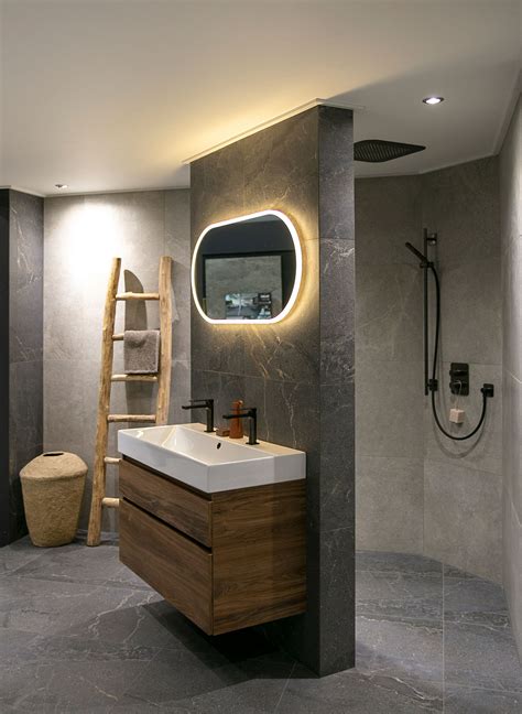 Showroom en badkameropstellingen met actuele trends, Arnold