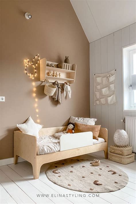 Visualisatie: kamersetting met zwart-wit hartjesbehang in een kinderkamer