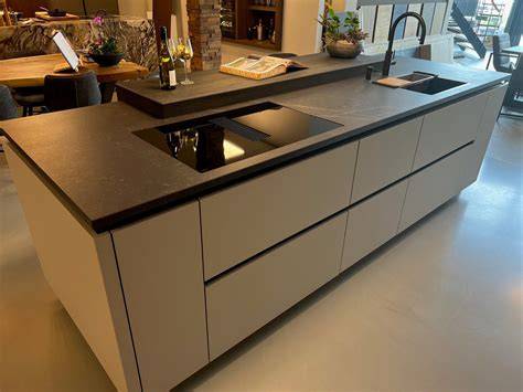Dekton werkblad met heldere kleur en naadloze spoelbak