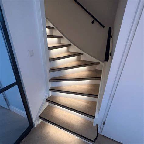 Schema: Plaatsingsopties voor trapverlichting (muren, treden, leuning)