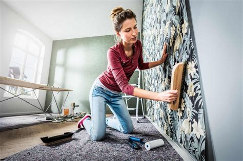 Infographic over stappen voor behangen met vliesbehang en instructies
